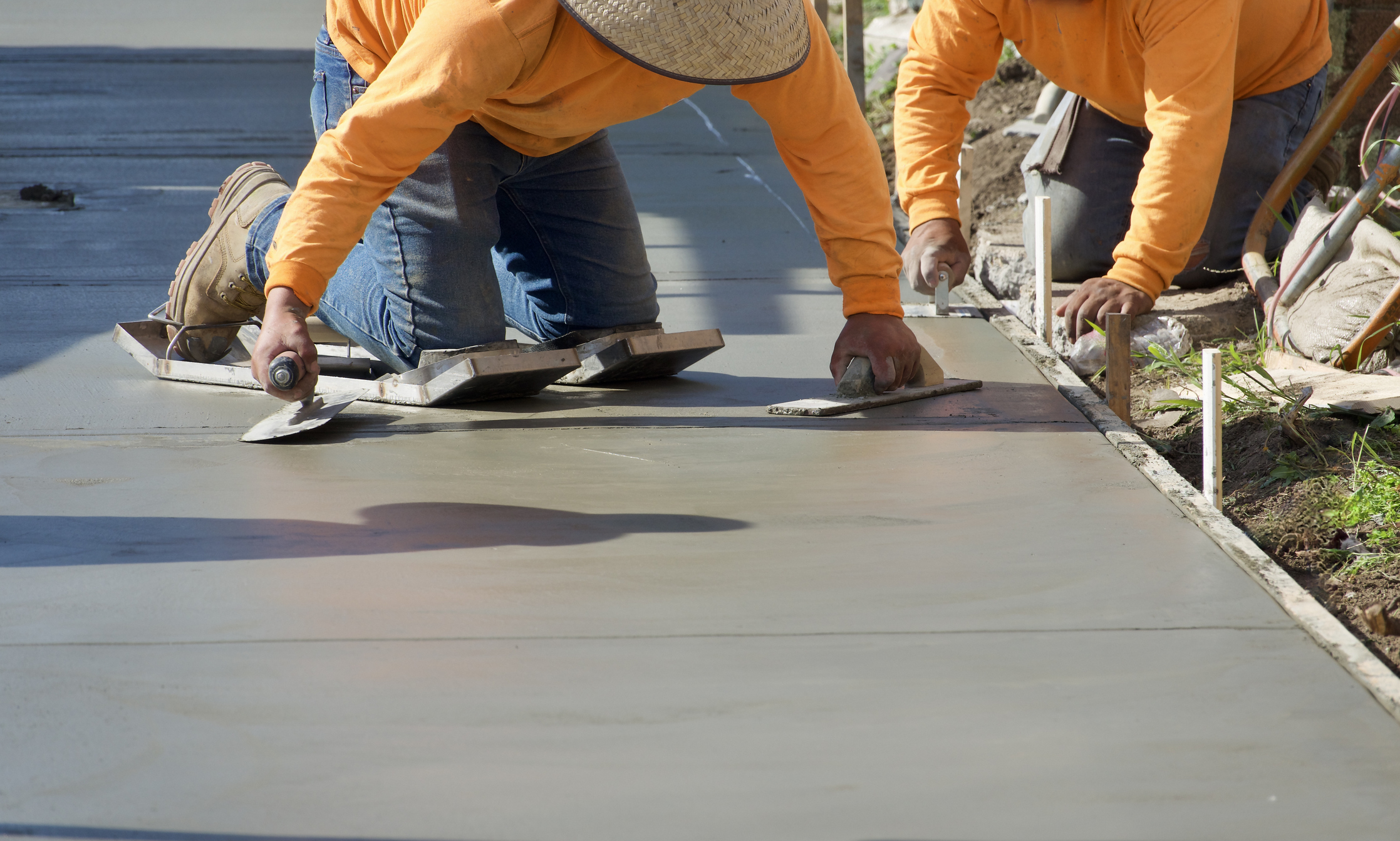 We specialize in resurfacing and repairing damaged concrete, including broken, cracked, or spalled surfaces. Our services also include the installation of new concrete curbs, gutters, sidewalks, and driveways.